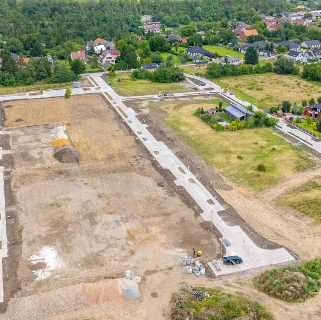 Letecký pohled na lokalitu stavebních pozemků